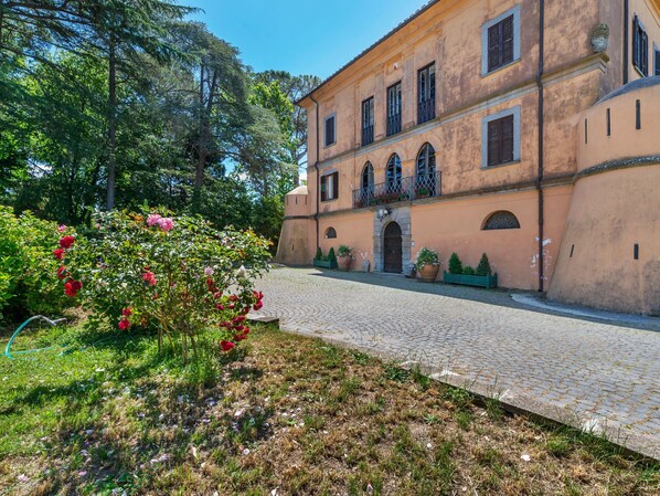Exterior - Vintage Castle in Vetralla With Swimming Pool (Vetralla)