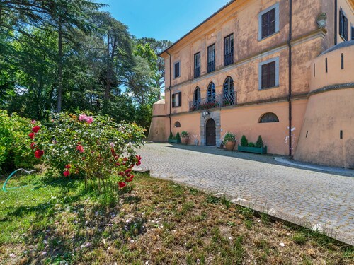Vintage Castle in Vetralla With Swimming Pool