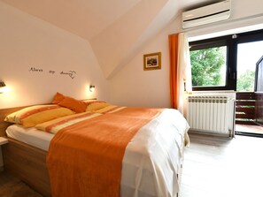 Appartement | 1 chambre, ameublement personnalisé, lit parapluie, draps fournis