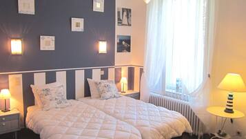 House | 8 bedrooms, individually furnished, cots/infant beds