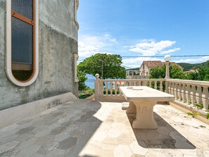 Balcony - Alluring Holiday Home in Sumartin With Balcony (Selca)