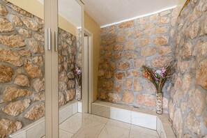 House | Reception - Captivating Holiday Home in Tribanj near Sea (Starigrad)