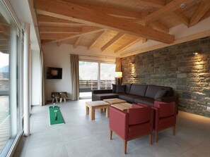 Living room - Penthouse Apartment near Lake in Zell em See (Zell am See)