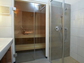 Bathroom - Penthouse Apartment near Lake in Zell em See (Zell am See)