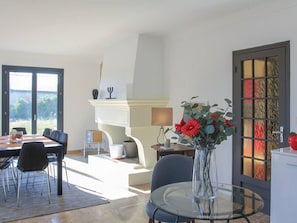 Dining - Alluring Holiday Home in Saze With Private Swimming Pool (Rochefort-du-Gard)