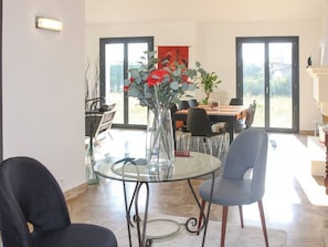 Dining - Alluring Holiday Home in Saze With Private Swimming Pool (Rochefort-du-Gard)