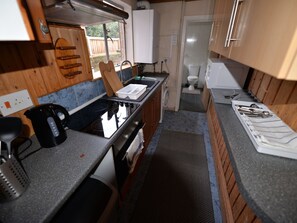 Ferienhaus | Eigene Küche | Kühlschrank, Mikrowelle, Ofen, Herdplatte