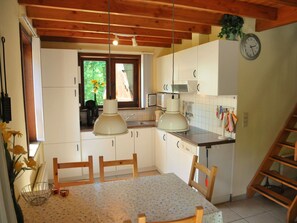 House | Private kitchen - Cosy Holiday Home in Stunning Woodland Setting (Erezee)