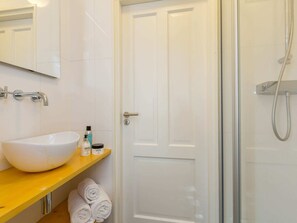 Bathroom - Bungalow Near Marina and Beach Kamperland (Kamperland)