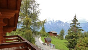 Balcony - Well Equipped Valais Chalet With Fireplace and Three Floors (Riddes)