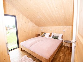 Chalet | 3 bedrooms, individually furnished