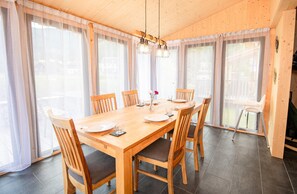 Chalet | Dining - Elegant Chalet Near Ski-slopes (Hohentauern)