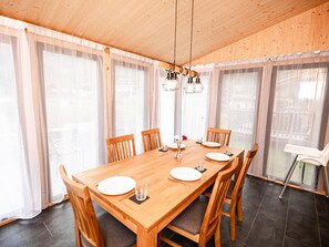 Chalet | Dining - Elegant Chalet Near Ski-slopes (Hohentauern)