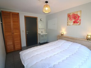 Cottage | 17 slaapkamers, individueel gemeubileerd, beddengoed