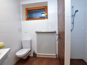 Shower, towels - Beautiful Apartment in Wildschönau-auffach With Terrace (Wildschoenau)