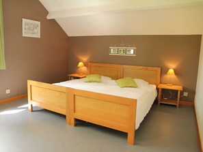 3 chambres, ameublement personnalisé, draps fournis