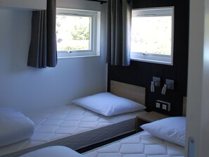 Chalet | 3 bedrooms, individually furnished, bed sheets