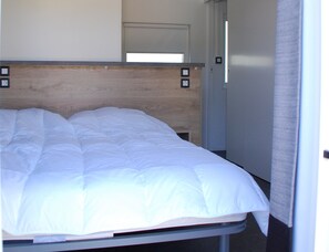 Chalet | 3 bedrooms, individually furnished, bed sheets