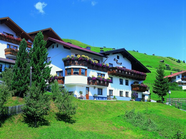Exterior - Spacious Apartment Near Ski Area in Serfaus (Serfaus)