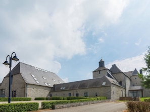 Exterior - Beautiful Building, With Separate Apartments, Perfect for Family Celebrations (Momignies)
