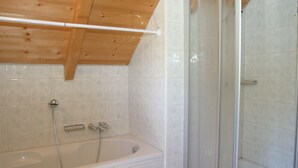 Shower - Charming Chalet in Klippitztörl With Sauna (Wolfsberg)