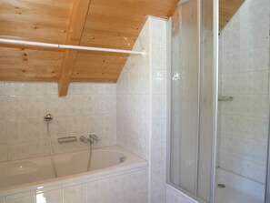 Shower - Charming Chalet in Klippitztörl With Sauna (Wolfsberg)