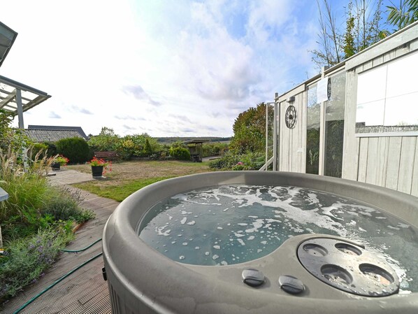 House | Spa treatment - Chalet in Somme-leuze With Hot Tub & Sauna (Somme-Leuze)