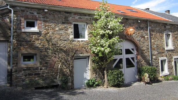 Exterior - Large, Fully Renovated Holiday Home in the Hills, for Large Groups (Theux)