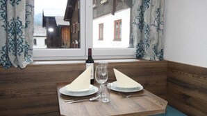 Dining - Modern Holiday Home in Ischgl Near Skiing Area (Ischgl)