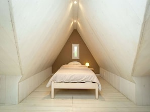 House | 4 bedrooms, individually furnished, bed sheets