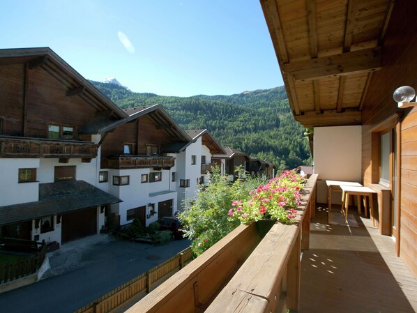 Balcony - Spacious Apartment Near Ski Area in Solden (Soelden)