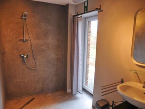 House | Bathroom - Holiday Home in Somme-leuze With Sauna & Garden (Somme-Leuze)