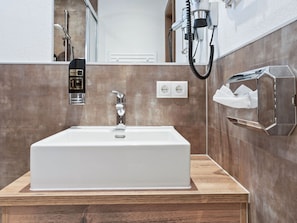 Shower, towels - Lovely Apartment in Ischgl near Skiing Area (Ischgl)