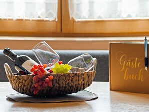Dining - Comfy Apartment in Aschau im Zillertal near Ski Zillertal (Aschau Im Zillertal)