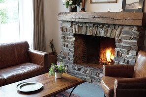 Maison | Salle de séjour | Foyer