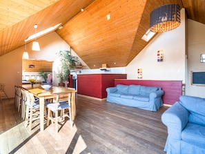 Dining - Spacious Chalet in Waimes With Garden (Waimes)