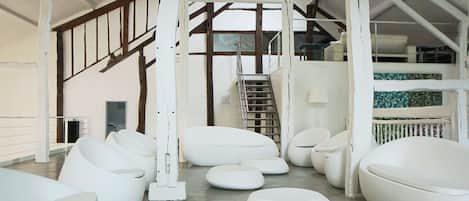 獨棟房屋 | 客廳 | 壁爐