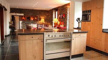 House | Private kitchen | Fridge, highchair