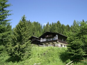 Exterior - Spacious Holiday Home in Treffen bei Villach Near Ski Area (Treffen)