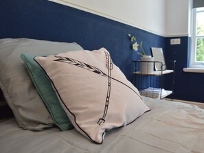 4 Schlafzimmer, individuell eingerichtet, Bettwäsche
