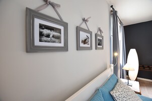 3 quartos, individualmente mobiliados, ferros/tábuas de passar roupa