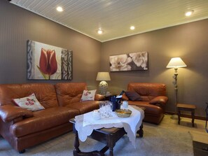 House | Living area | Fireplace - Cozy Family Holiday Home (La Roche-en-Ardenne)