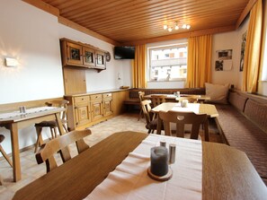 Living room - Spacious Chalet in Westendorf near Ski Lift (Westendorf)