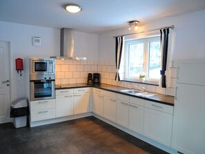 House | Private kitchen - Holiday Home in Barvaux With Sauna & Garden (Durbuy)