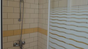 Bathroom - Modern Holiday Home in Durbuy With Private Terrace (Durbuy)