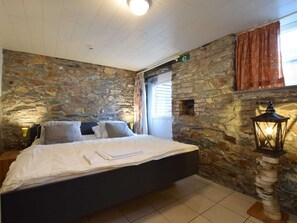 Casa | 13 camere, con arredamento individuale, ferro/asse da stiro, lenzuola