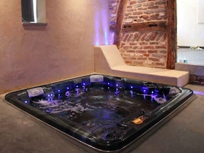 Spa - Attractive Holiday Home with Pool, Hot Tub, Fireplace near Spa (Spa)