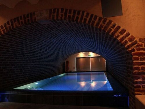 Attractive Holiday Home with Pool, Hot Tub, Fireplace near Spa