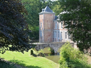 Exterior - Romantic House on the Grounds of one of the the Prettiest Castles in Wallonia (Gesves)