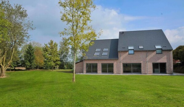 House | Exterior - Holiday Home in Somme-leuze With Pool & Sauna (Somme-Leuze)